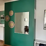 Sonnige Wohnung Mit Parkblick Nahe Schoenbrunn